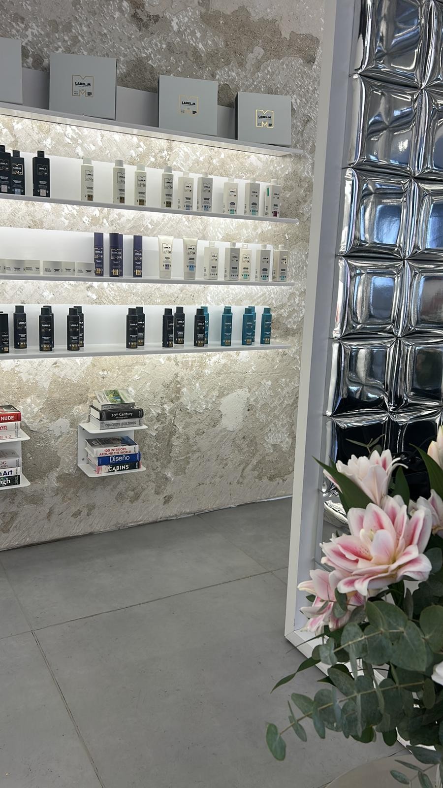 Estúdio de cabelo, unhas e sobrancelhas em Saldanha